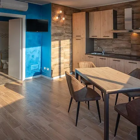 Crystal Tower M&M Apartment Treviolo Exterior photo